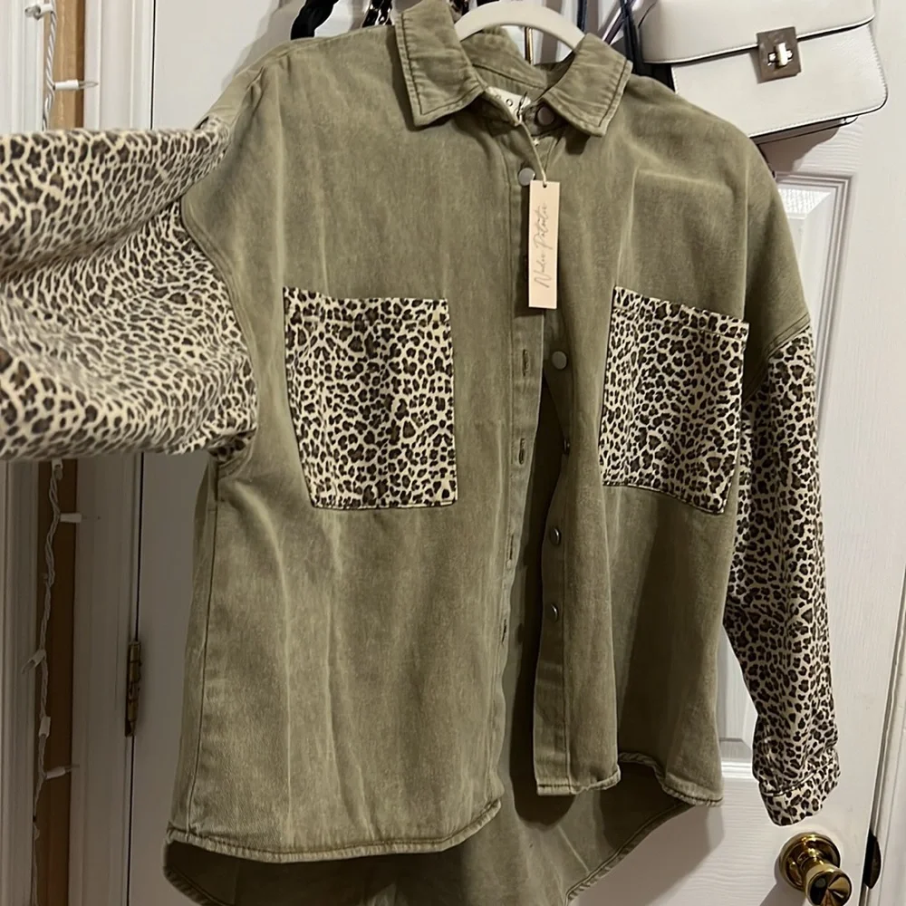 POL Vintage Style Hi-Low Leopard Cheetah
Shacket Shirt Jacket: Olive Army Green - Picture 1 of 8